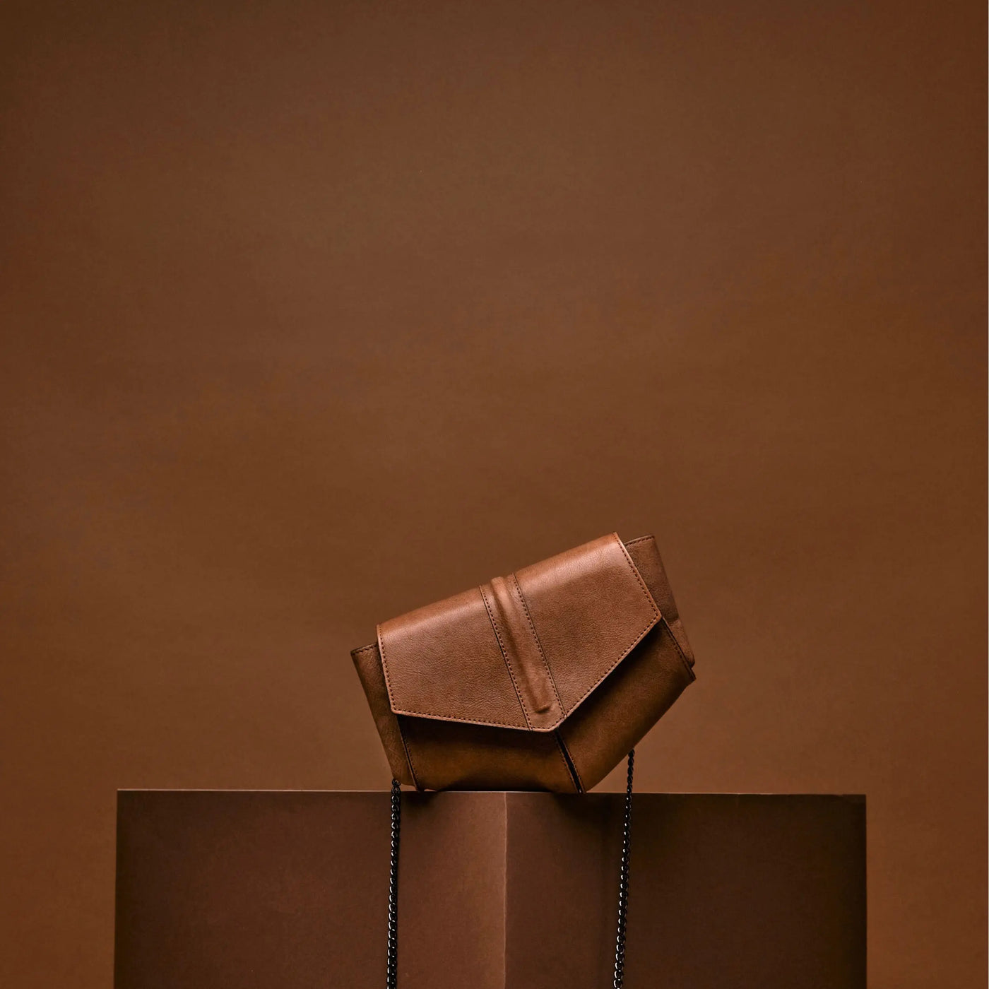 JOSEFINA BELTBAG BROWN